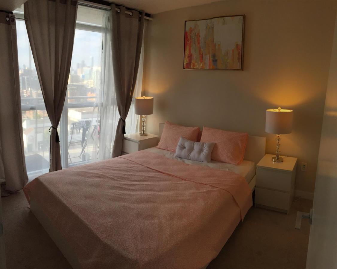Stylish And Bright 2Br Condo In The Heart Of Downtown โตรอนโต ภายนอก รูปภาพ