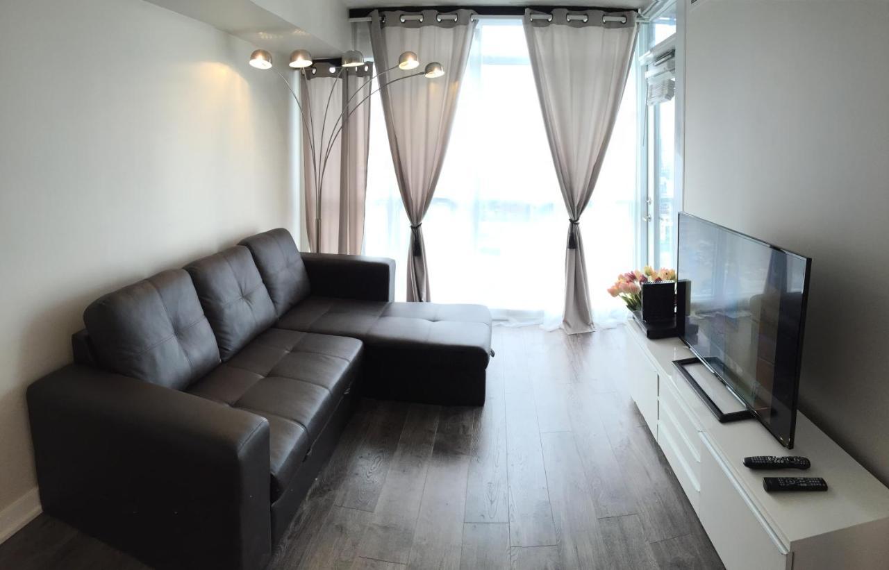 Stylish And Bright 2Br Condo In The Heart Of Downtown โตรอนโต ภายนอก รูปภาพ